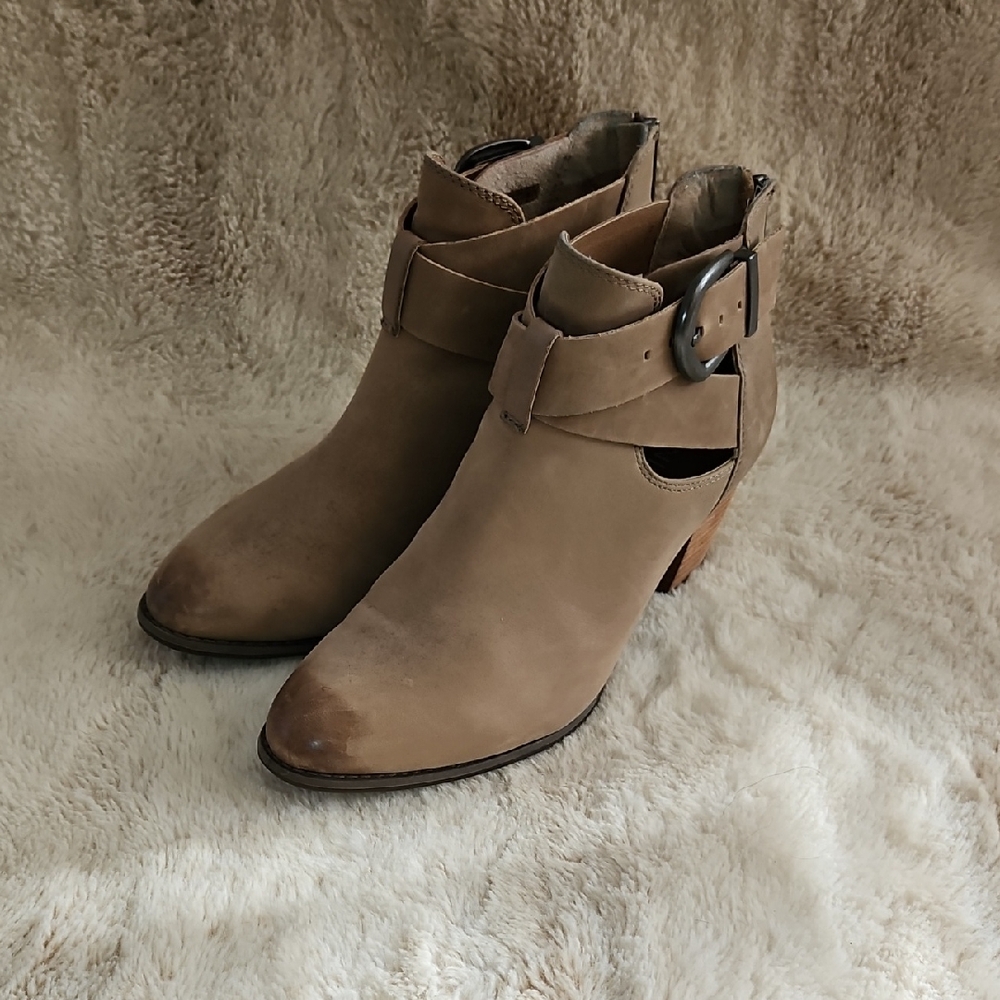 Vionic Rory Tan Ankle Boots with Strap Detail